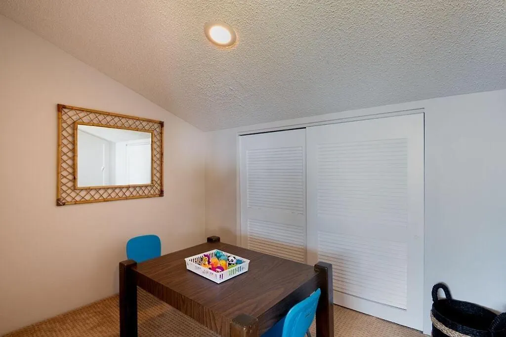 Just Remodeled-Amazing Ocean Views Over Lush Golf Course-Country Club Villas 320 Kailua-Kona